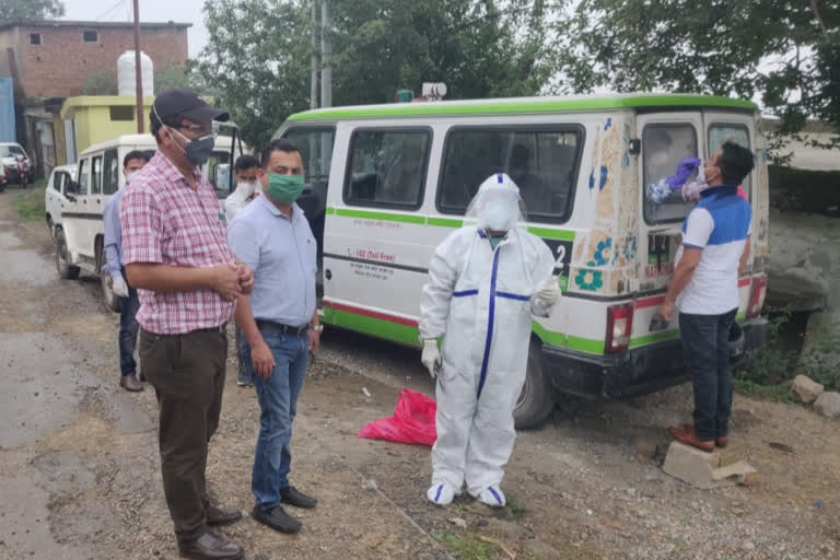 Officer inspects Quarantine Center in chamba