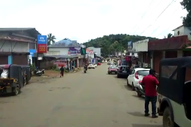 ഇടുക്കി  കഞ്ഞിക്കുഴി  തോപ്രാംകുടി  മൃഗാശുപത്രി  ജീവനക്കാരി  കൊവിഡ്  മുരിക്കാശ്ശേരി  അടച്ചു  covid 19  Topramkudi  closed  covid  employee  Topramkudi Veterinary Hospital