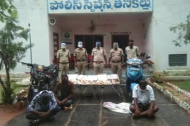 karnataka liquor caught by tanakallu police in ananthapur district