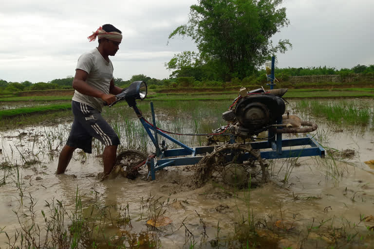 Teok youth invention plough machine