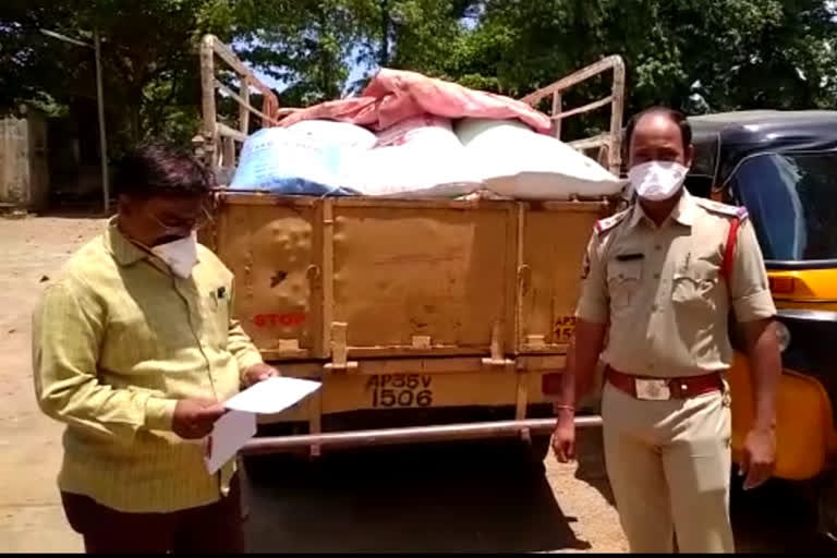 pds rice seized by police in sringavarapu kota vizianagaram district