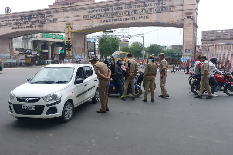 lockdown in up