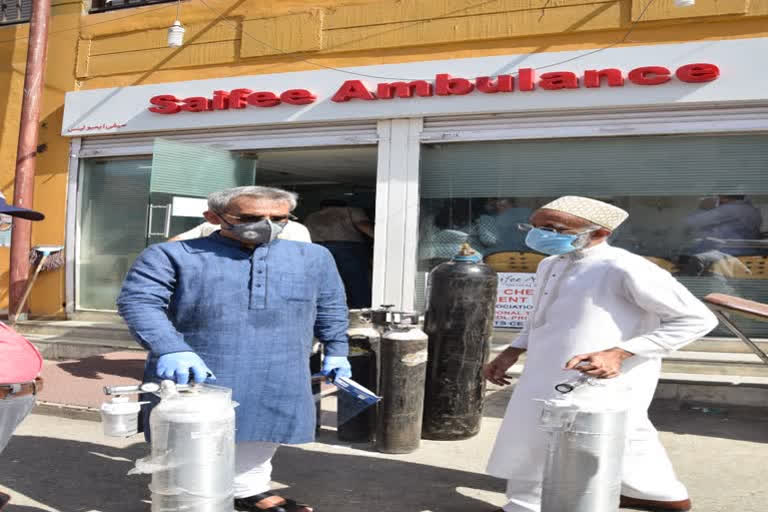 Somesh Kumar reviews supply of Oxygen cylinders to hospitals in Telangana