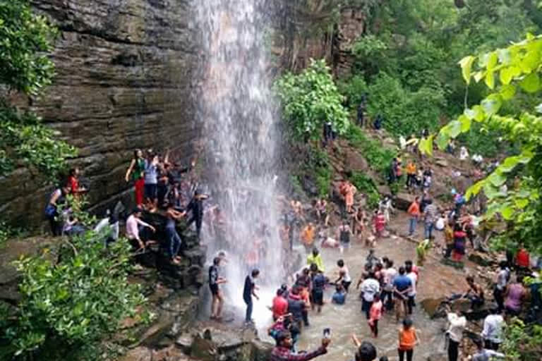 muktai-falls-closed-to-tourists