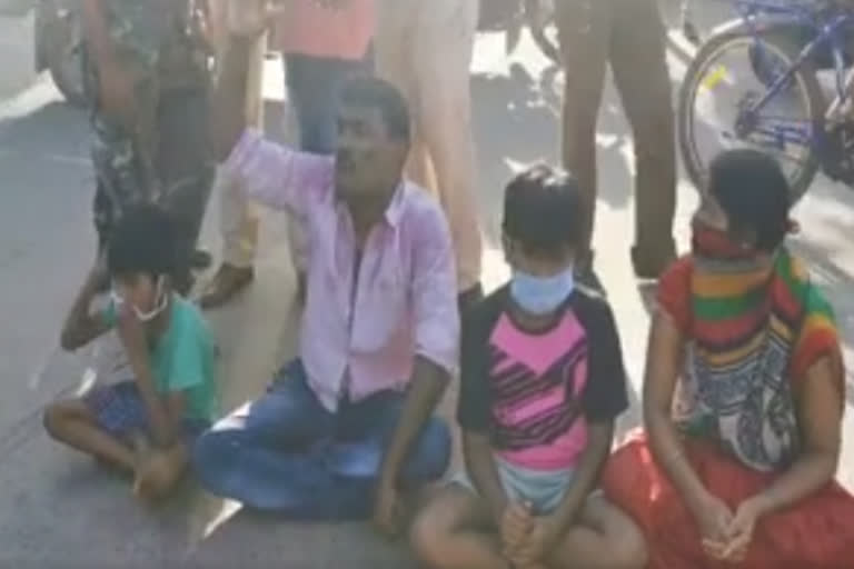 a constanle family  protest in nellore dst sp office