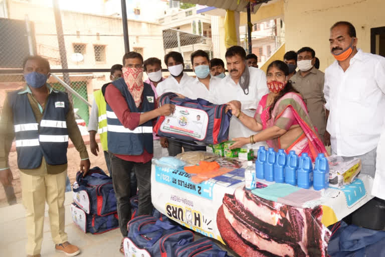 musheerabad mla muta gopal distributed ppe kits to sanitation  Staff