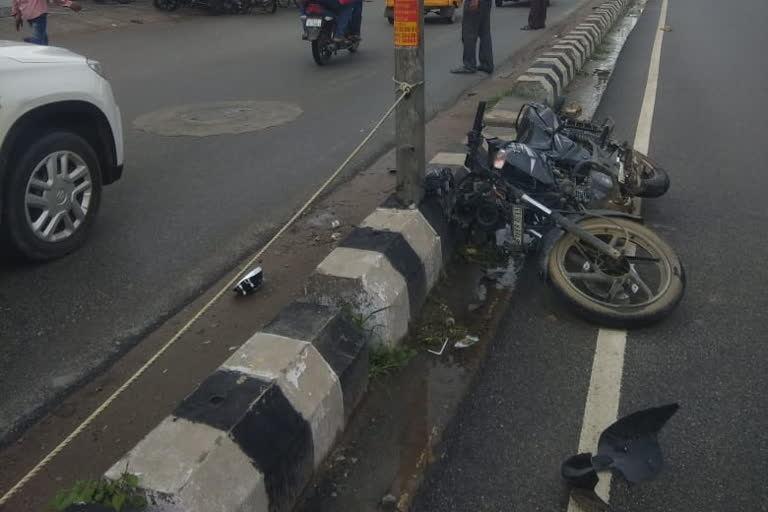 Bike Accident at Nizamabad, one Person died