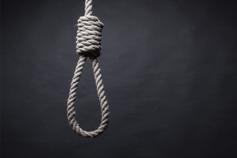 Man commits suicide in Visakhapatnam after losing money in online gambling