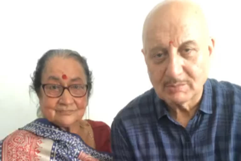 anupam kher mother found covid positive