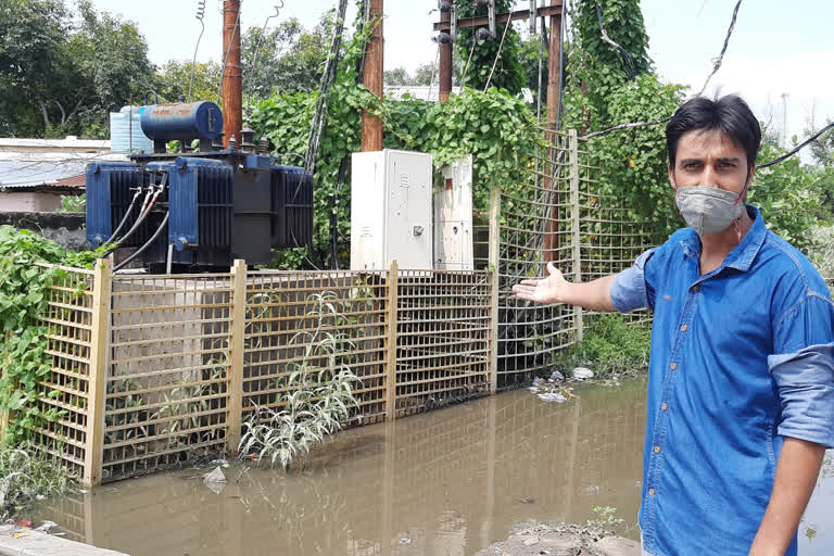 Transformer in Muradnagar in Ghaziabad is drowning in water