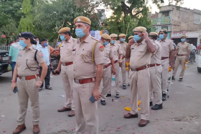 अलवर न्यूज, राजगढ़ में पुलिस का फ्लैग मार्च, Flag march of police in Rajgarh, Information on new motor vehicle act