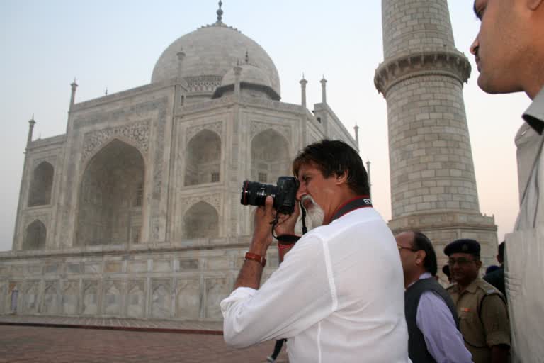 relation of amitabh bachchan and agra