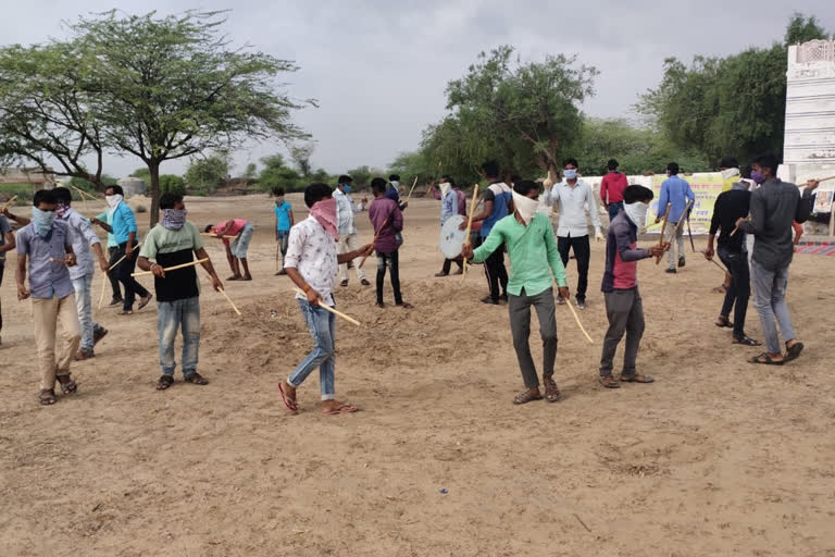 Youngsters learned dance tricks, जत्था गैर लोकनृत्य कार्यशाला का आयोजन