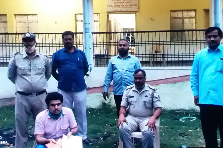 gulbarga police bust fake degree, marksheet scam