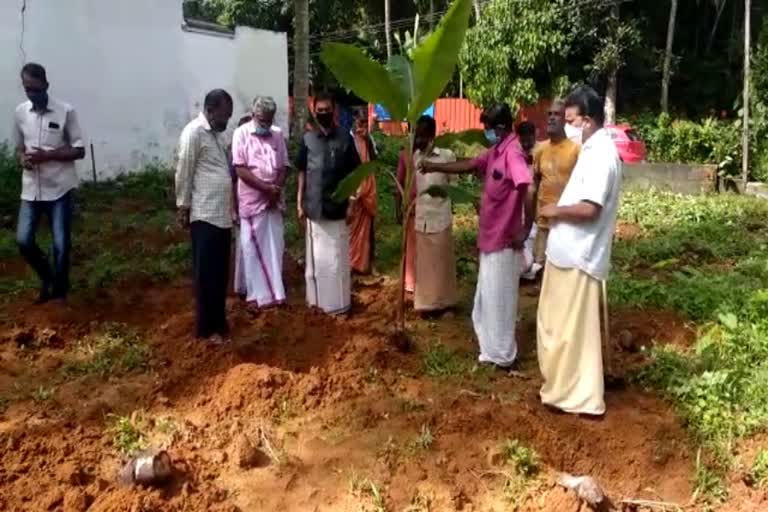 സുഭിക്ഷ കേരളം പദ്ധതിക്ക് തുടക്കം  സുഭിക്ഷ കേരളം പദ്ധതി  കേരള സർക്കാര്‍  നെല്ലിക്കുഴി യുഗദീപ്‌തി ഗ്രന്ഥശാല  കൃഷി  subhiksha kerala project  എറണാകുളം  etv bharat news  kerala news