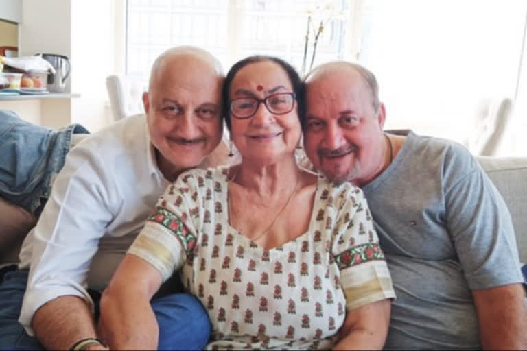 anupam kher thanking everyone for their concern for his mother dulari brother raju sister in law and niece have tested positive covid19