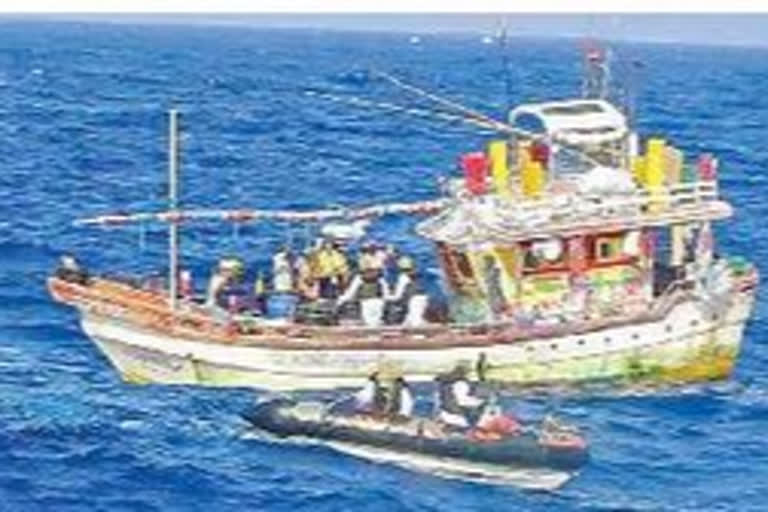 coast guard handover srilanka boat in east godavari dst