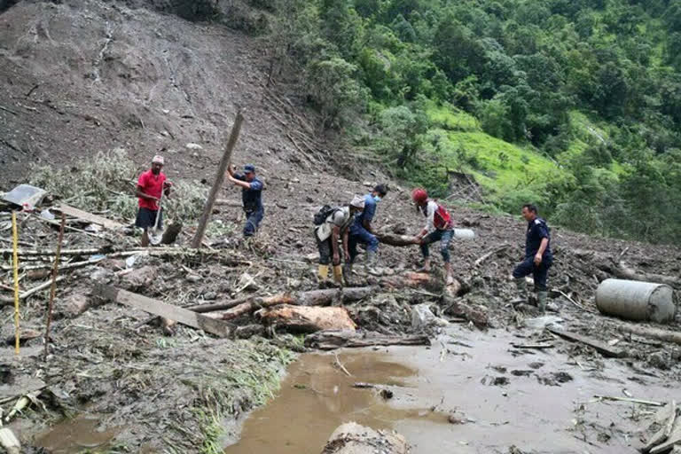 Nepal: 60 dead  41 missing in floods  landslides  നേപ്പാളിൽ വെള്ളപ്പൊക്കത്തിലും മണ്ണിടിച്ചിലും 60 പേർ മരിച്ചു'  നേപ്പാളിൽ വെള്ളപ്പൊക്കം