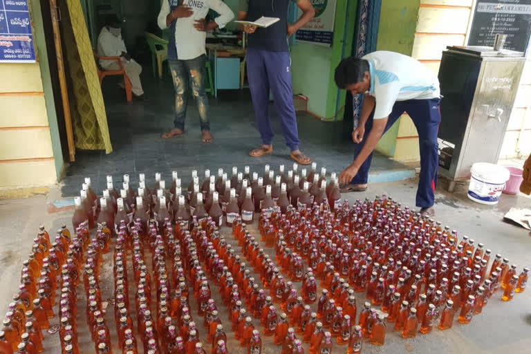 telangana liquor seized in    guntur dst dacepalli