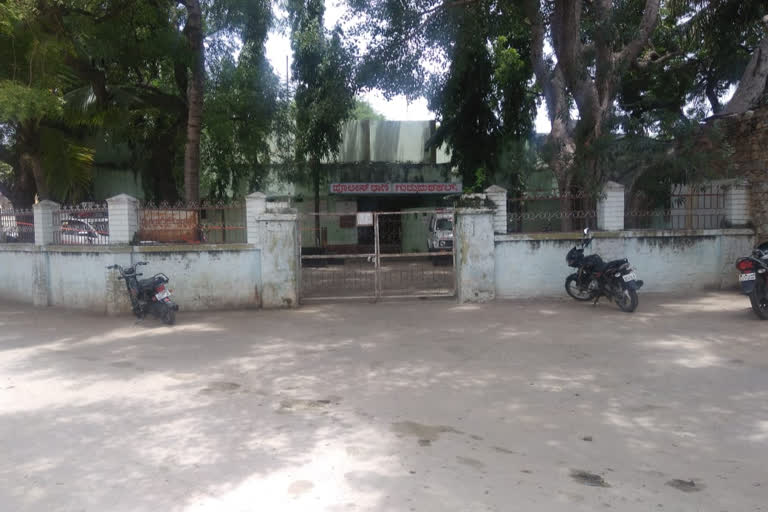 Gurumathkal police Station sealdown