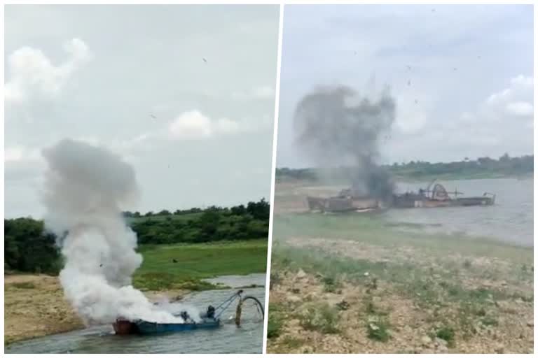 Shirur Revenue Squad Destroyed sand dredging boats