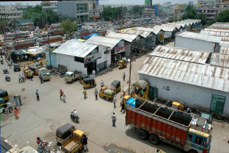 గడ్డిఅన్నారం మార్కెట్‌కు తాళం..  కొహెడలో క్రయవిక్రయాలు