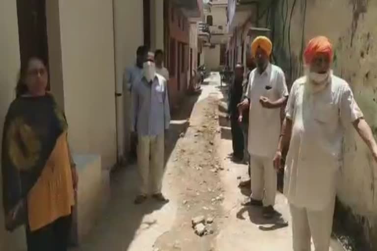 Problem of drainage and drinking water in pathankot