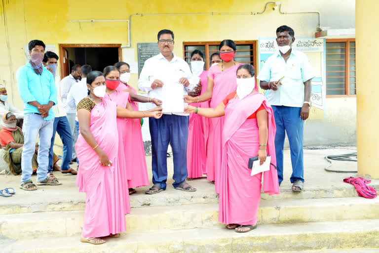 ಪಿಡಿಓಗಳ ಮುಖಾಂತರ ಸಿಎಂಗೆ ಮನವಿ ಪತ್ರ