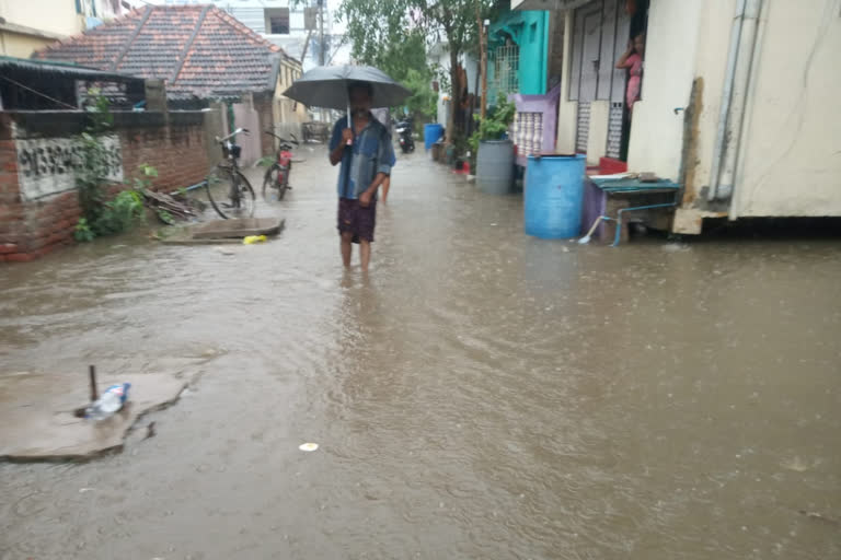 Heavy rain fall in praksham dist Submerged lowlands