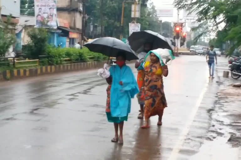 Torrential rains in Bastar since morning