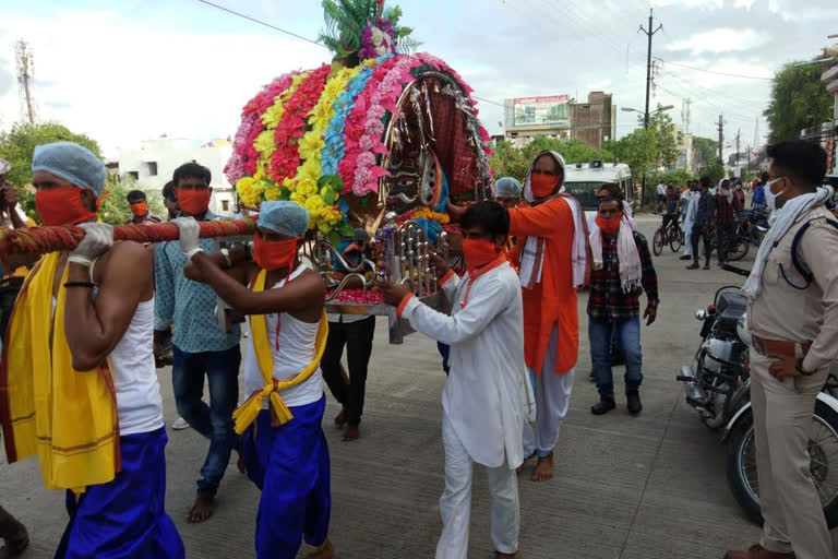 Bholenath sawari took out in Shajapur