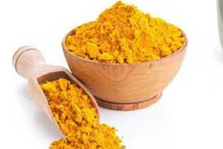 Hangs cancer cells with turmeric