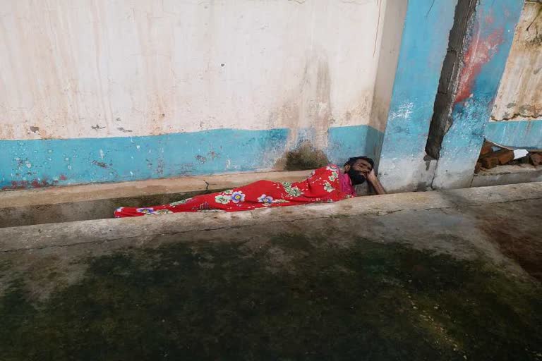 laborer of haryana fallen in drain at jamui