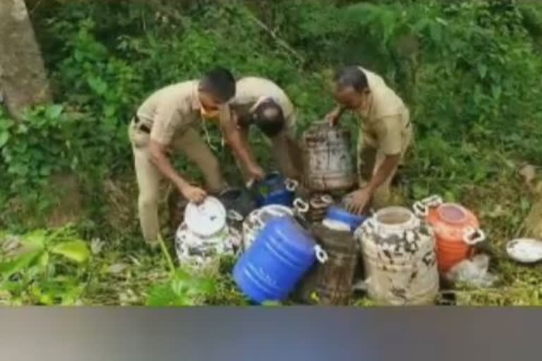 കണ്ണൂരില്‍ വൻ ചാരായ നിർമ്മാണ കേന്ദ്രം കണ്ടെത്തി  latest kannur  latest va