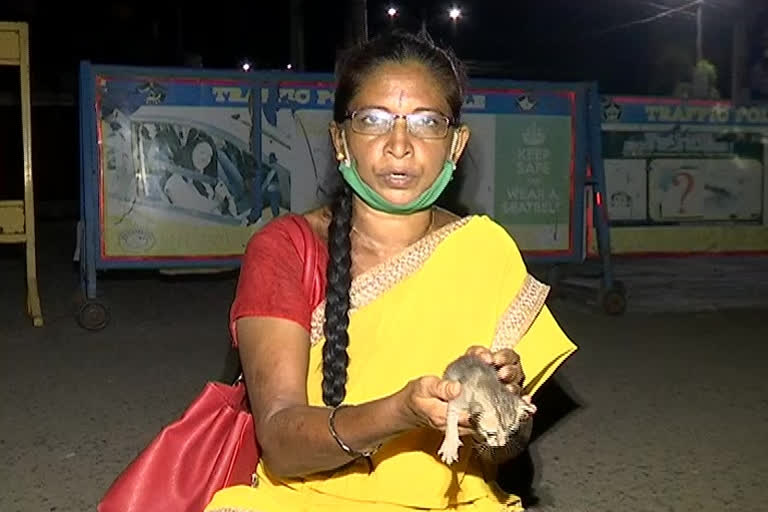 Woman protest in ongole prakasam district