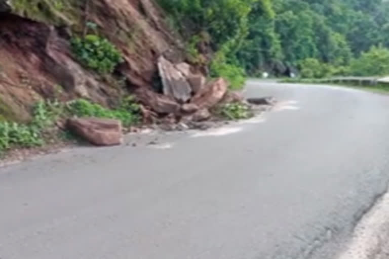 danger  at  araku ghat road