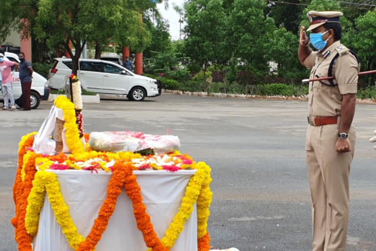 anantapur dst trafice ci death due to ill health police staff condolence to him