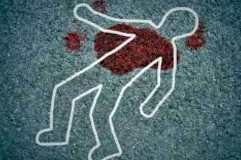 Rowdy Sheeter brutally murder, Rowdy Sheeter brutally murder in Shivamogga, Shivamogga murder news, ರೌಡಿಶೀಟರ್​ ಬರ್ಬರ ಹತ್ಯೆ, ಶಿವಮೊಗ್ಗದಲ್ಲಿ ರೌಡಿಶೀಟರ್​ ಬರ್ಬರ ಹತ್ಯೆ, ಶಿವಮೊಗ್ಗ ರೌಡಿಶೀಟರ್​ ಕೊಲೆ, ಶಿವಮೊಗ್ಗ ಕೊಲೆ ಸುದ್ದಿ,