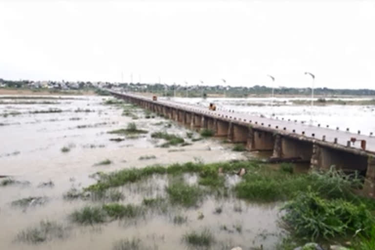 heavy rain fall in telangana-over flowing krishna river