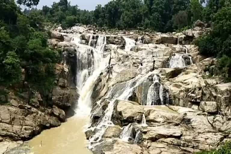 Currently banned for dassam falls in ranchi, news of dassam falls ranchi, news of ranchi falls, दशम फॉल जाने पर फिलहाल रोक, रांची दशम फॉल की खबरें, रांची के फॉल की खबरें