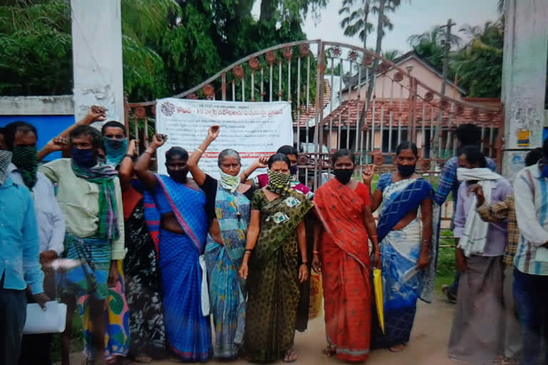 tribals-agitation-at-narsipatnam-rdo-office-in-vishakapatnam-district