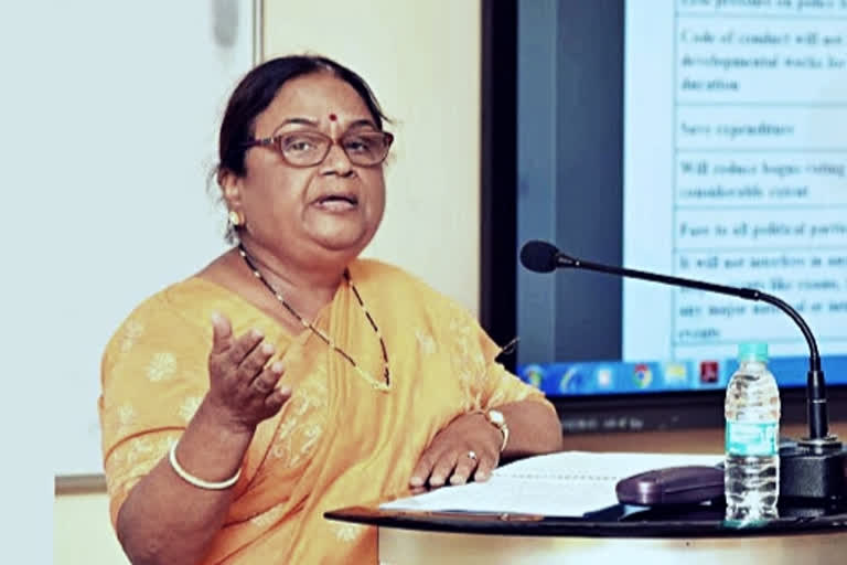 Neela Satyanarayanan  Neela Satyanarayanan passes away  COVID-19  Former Maharashtra Election Commissioner  first woman Chief Election Commissioner of Maharashtra  മുംബൈ  മഹാരാഷ്ട്ര മുൻ തെരഞ്ഞെടുപ്പ് കമ്മീഷണർ  മുൻ തെരഞ്ഞെടുപ്പ് കമ്മീഷണർ നീല സത്യനാരായണൻ  നീല സത്യനാരായണൻ  കൊവിഡ്  ആദ്യ വനിതാ തിരഞ്ഞെടുപ്പ് കമ്മീഷണർ