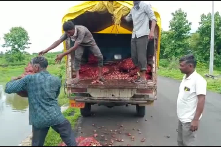 risod and mangrulpir onion farmer