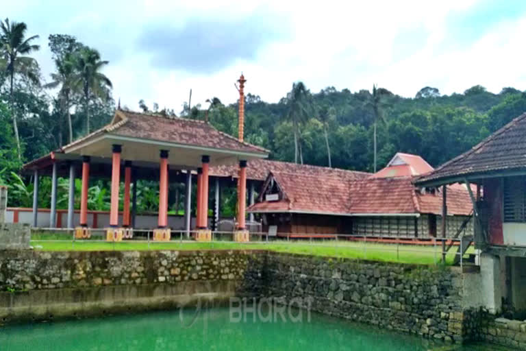 കർക്കിടക മാസം  കർക്കിടകം പിറന്നു  കർക്കിടകം ഒന്ന്  നാലമ്പല ദർശനം 2020  കൊവിഡ് കർക്കിടകം  malayalam month karkkidakam  karkkidakam 1