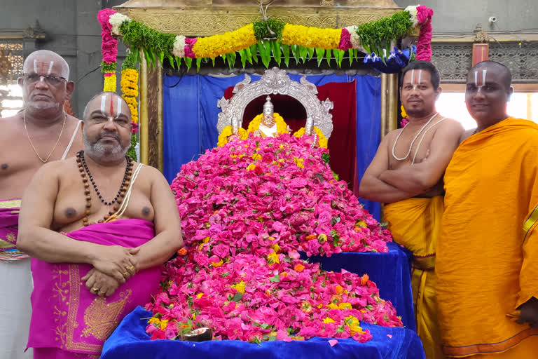 laksha pushparchana in yadadri laxmi narasimha swamy temple