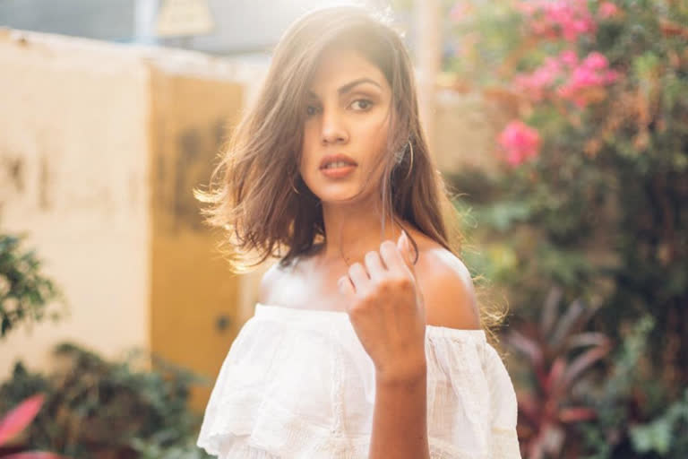 Rhea Chakraborty gets rape-murder threats, requests cybercrime to take action