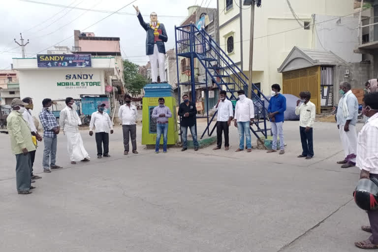 dhps leaders protest at ambedkar circle in madakasira on attack of ambedkar house in mumbai