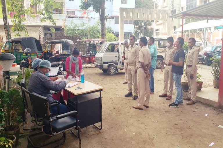 96 policemen corona positive in Ranchi, Policemen are getting corona positive in Ranchi, Corona positive growing in Ranchi, रांची में  96 पुलिसकर्मी कोरोना पॉजिटिव, रांची में  पुलिसकर्मी हो रहे कोरोना पॉजिटिव, रांची में  बढ़ रहा कोरोना पॉजिटिव