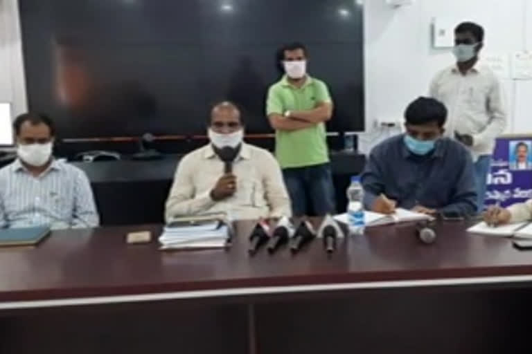 narasaraopeta lockdown from saturday onwards says rdo mogali venkateswarlu