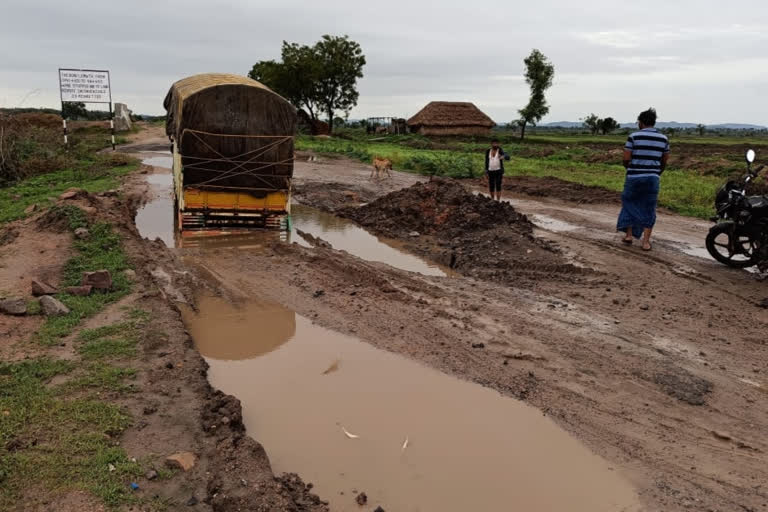 Devapura Managoli Highway problem